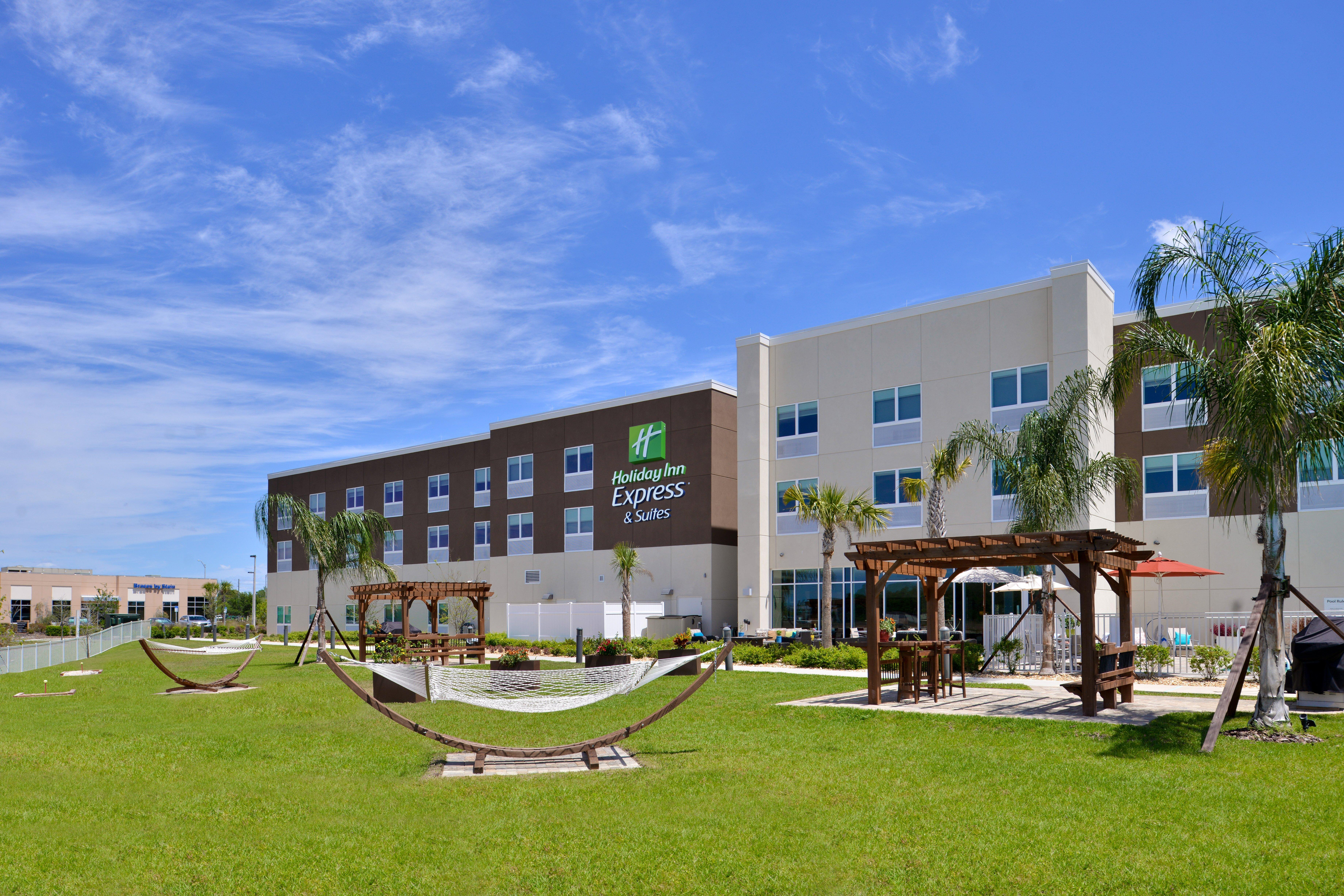 Holiday Inn Express & Suites Trinity By Ihg Екстер'єр фото